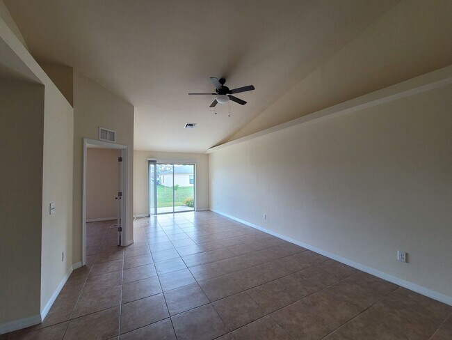 Building Photo - Duplex for rent