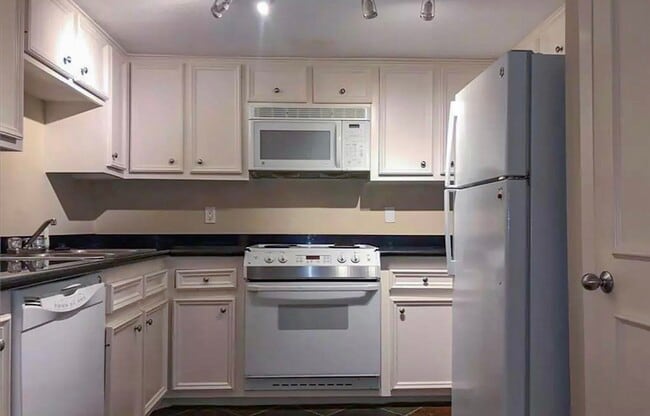 Building Photo - 1919 Portsmouth St