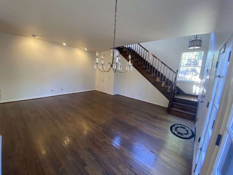 Greatroom - 3018 Motor Ave