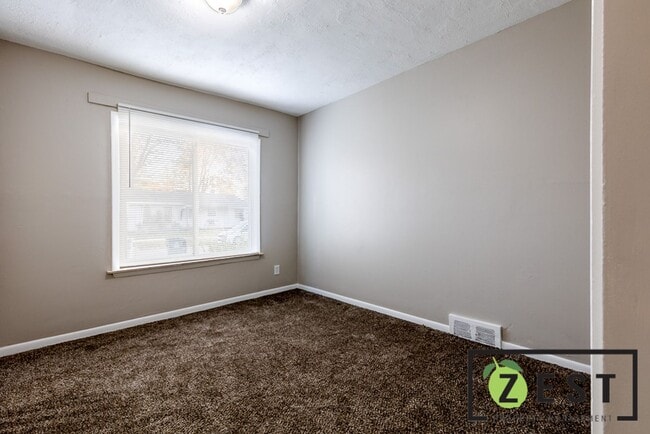 Building Photo - OPEN HOUSE- 4/2! 3PM-330PM! 2-BEDROOM 1-BATHROOM RANCH