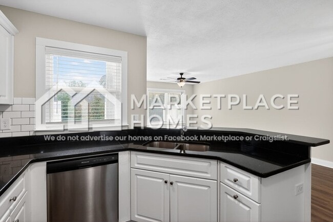 Building Photo - 112 Downsbury Rd