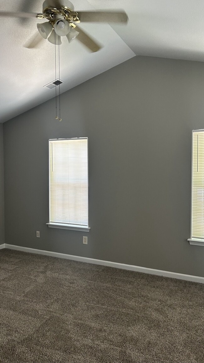 Building Photo - 2840 Oasis Ln