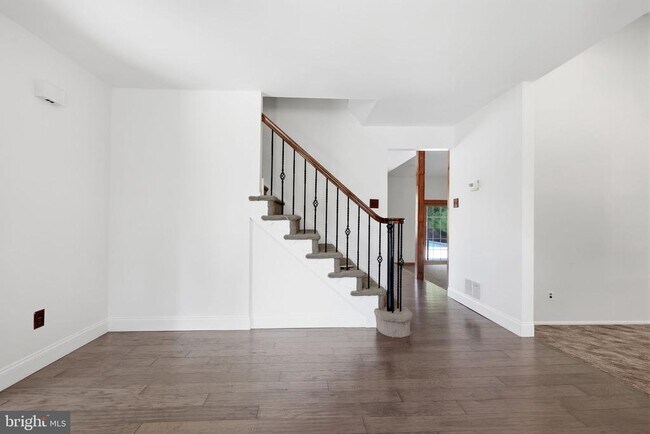 Building Photo - 1272 Knox Dr