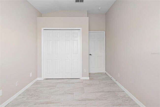 Building Photo - 9885 Montclair Cir