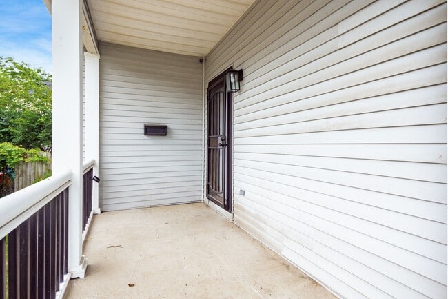 Building Photo - 865 Old Leonard Ave