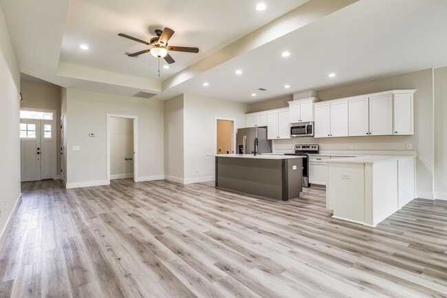 Building Photo - 6809 Water St