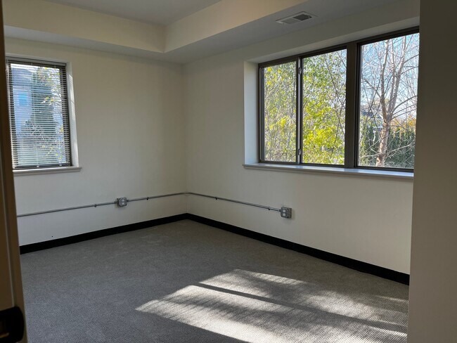 Building Photo - 480 8th St