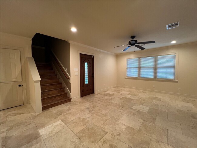 Building Photo - 1014 Roxella St