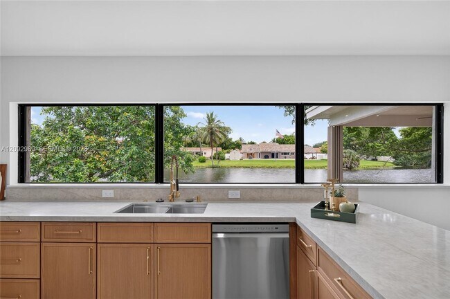 Building Photo - 8668 SW 50th St