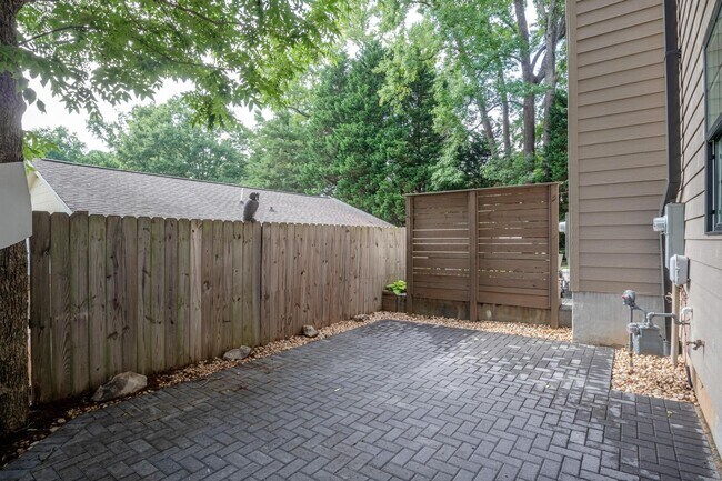 Building Photo - 208 Asher Springs Cir