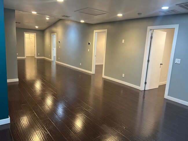 Building Photo - True Beauty! SOLAR