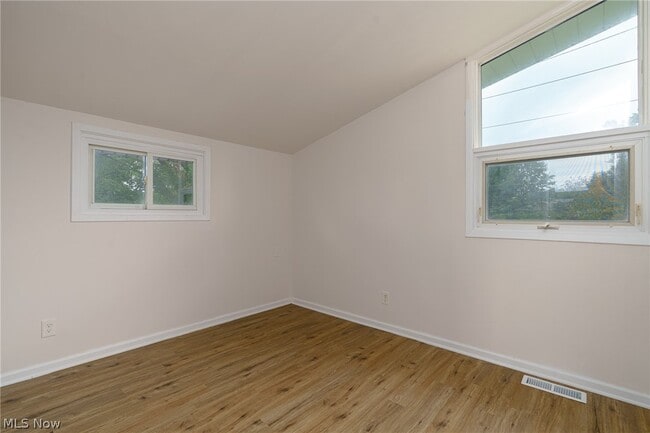 Building Photo - 9081 Royalton Rd