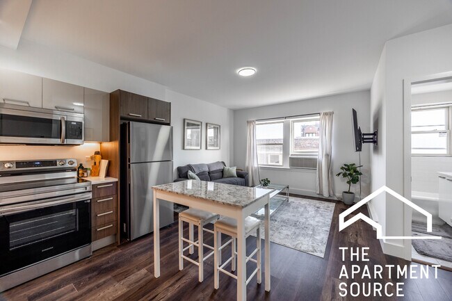 Building Photo - 1555 W Hollywood Ave