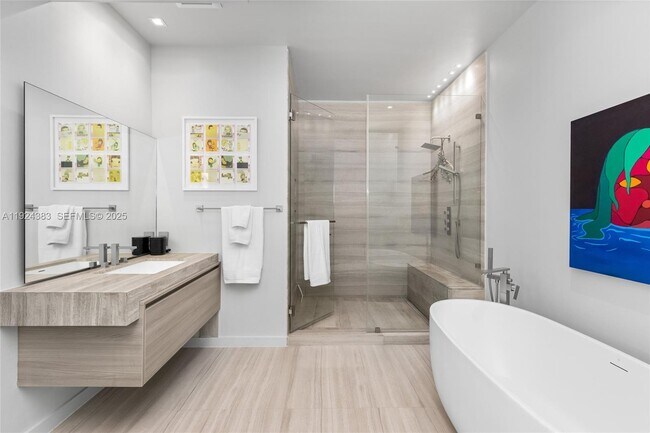 Building Photo - 773 NE 77th Terrace