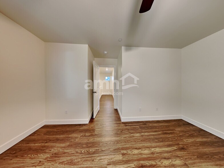 Building Photo - 13938 106th Ave E