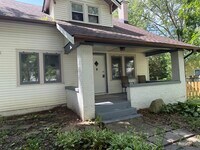 Building Photo - 1511 E Edwards Ave