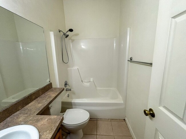 Building Photo - Victoria Station #156 - Pet Friendly!