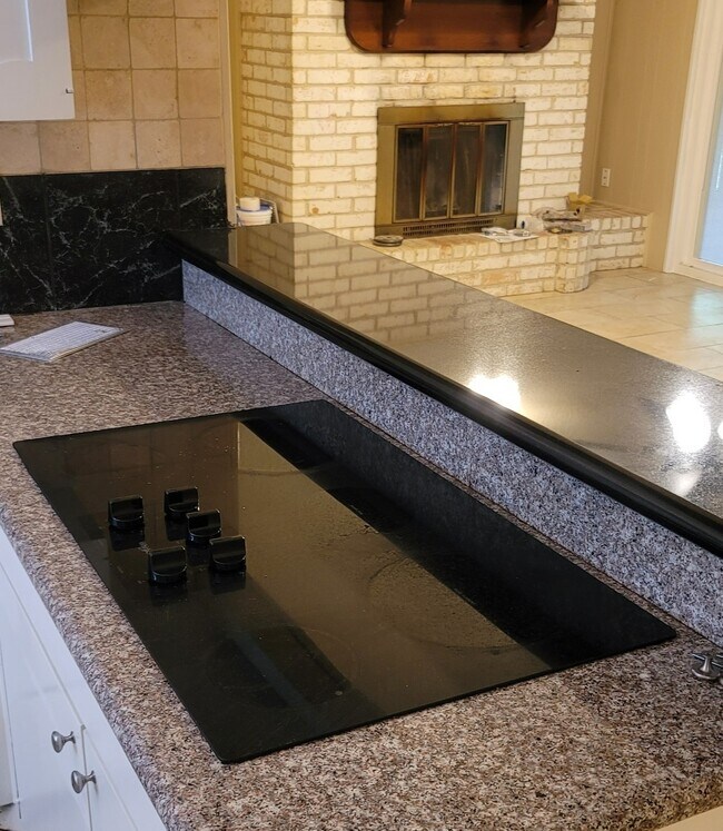 Building Photo - 11001 Sherry Ln