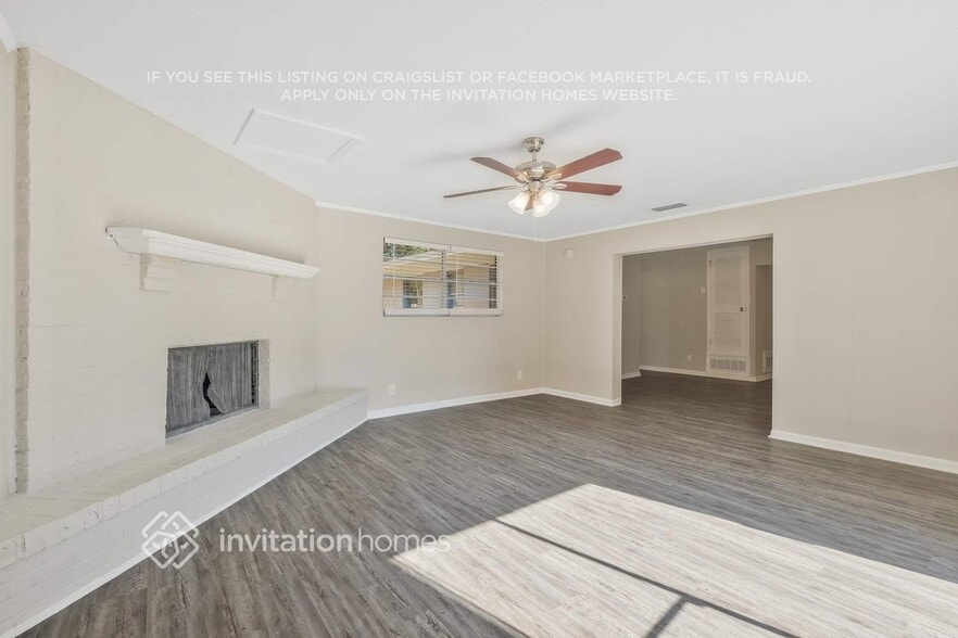 Building Photo - 5028 McManus Dr