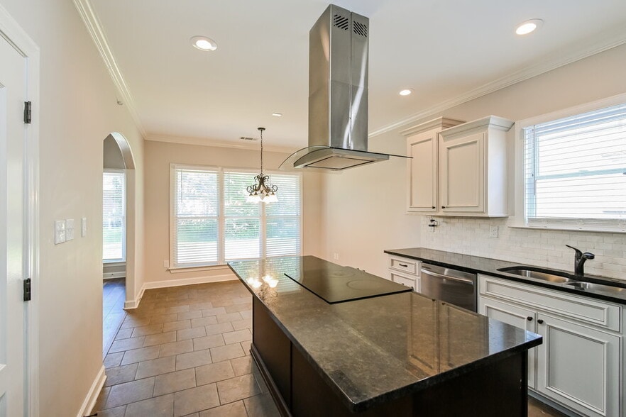 Building Photo - 7032 Apache Dr