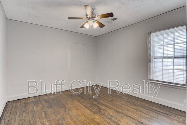 Building Photo - 3573 Spottswood Ave