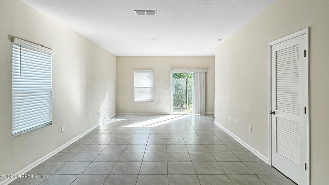 Building Photo - 9610 Baylin Ct