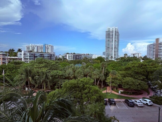 Building Photo - 5 Island Ave