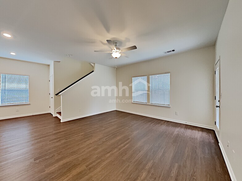 Building Photo - 167 Ivy Brook Dr