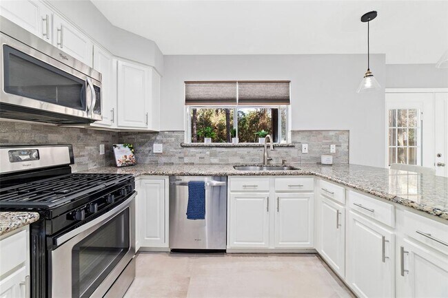 Building Photo - 183 N Village Knoll Cir