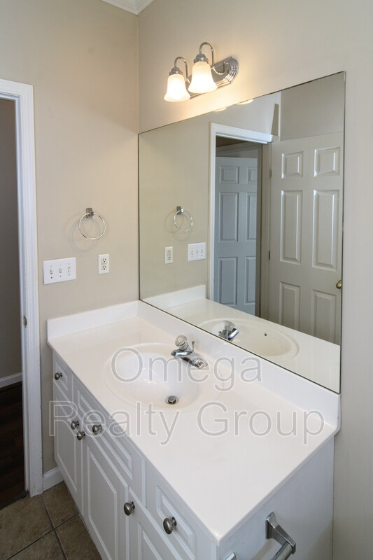 Building Photo - 503 Enclave Cir