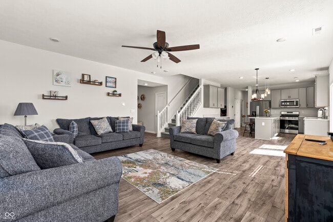 Building Photo - 1399 Hat Band St