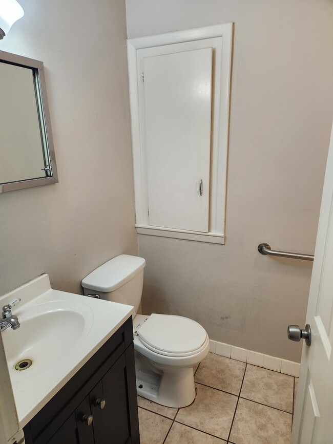 Building Photo - 306 Clifton Dr