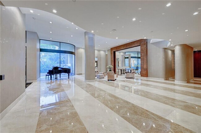 Building Photo - 19667 Turnberry Way