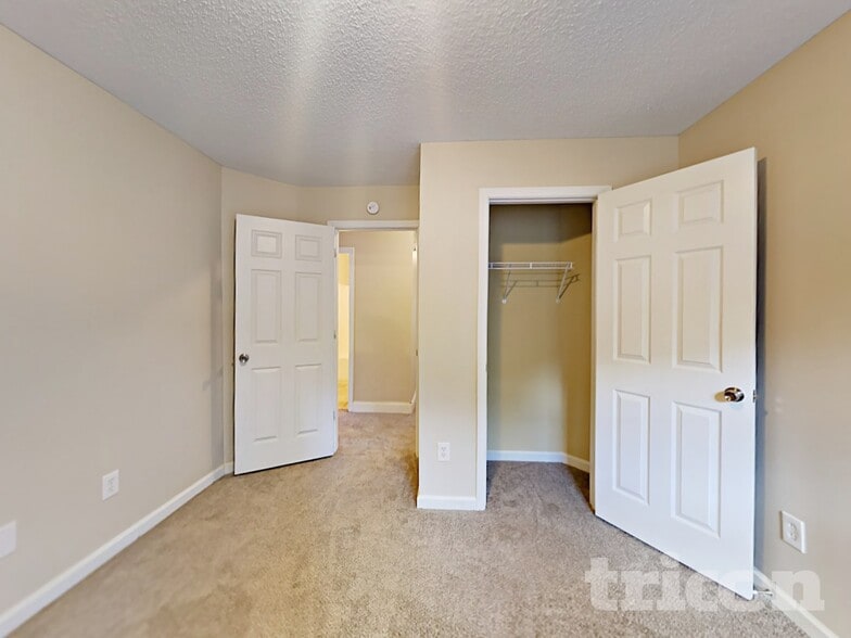 Building Photo - 3151 Peartree Dr