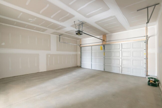 Building Photo - 4742 Willow Bluff Cir