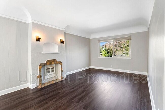 Building Photo - 1336 NE 68th Ave