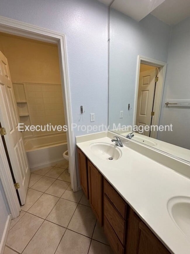 Building Photo - 1263 Orion Ct