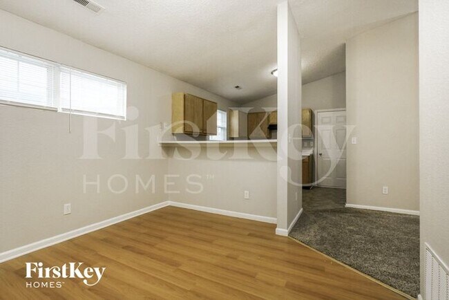 Building Photo - 5248 Bluff View Dr