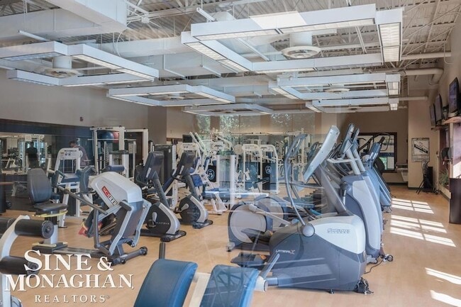 Building Photo - 744 Trombley Rd