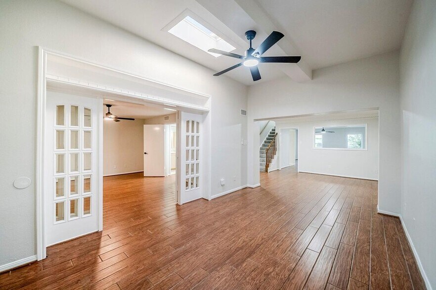 Building Photo - 18209 Vinland Dr