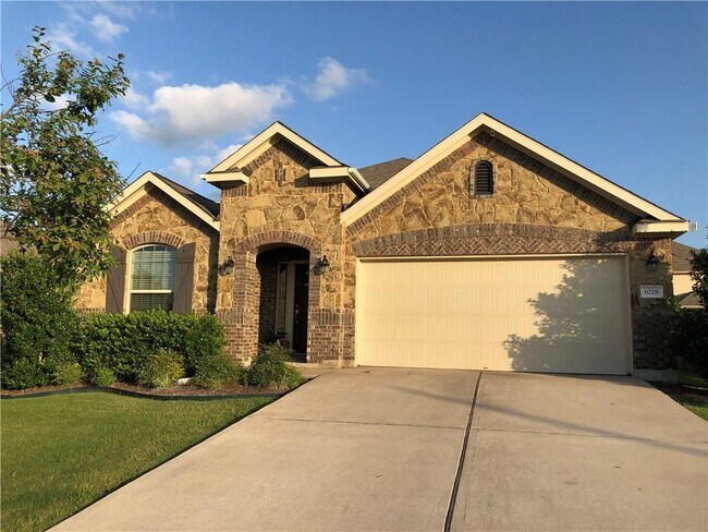 Building Photo - 1028 Arvada Dr