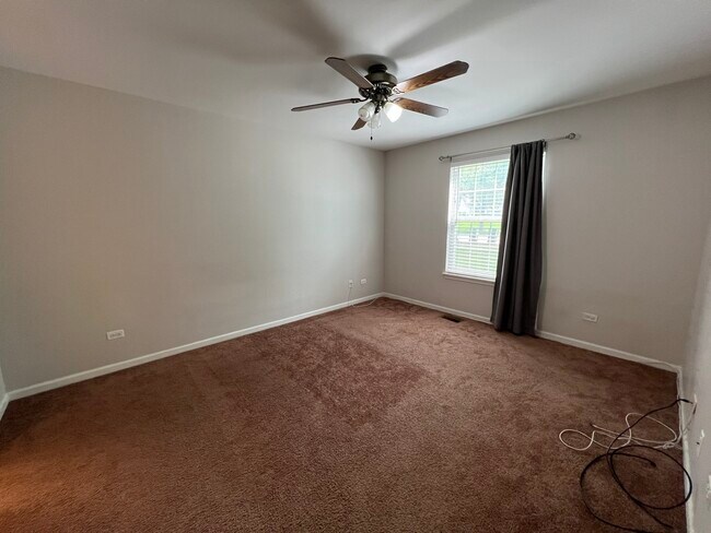 Building Photo - 358 Woodview Cir