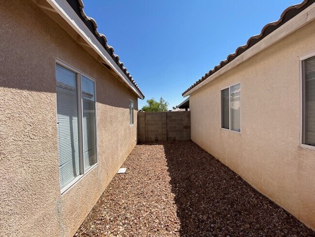 Building Photo - 3736 Smoking Gun Ct