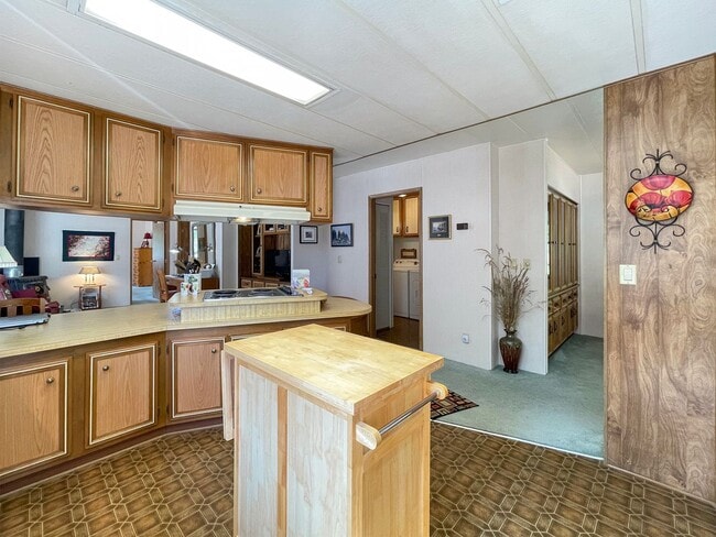 Building Photo - 121 Ivy Ln