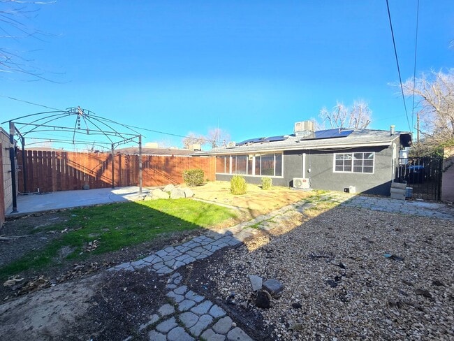 Building Photo - 44309 Date Ave