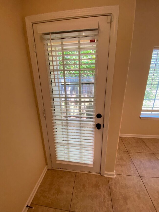 Building Photo - Gated Community - 3 Bedroom 2 Bathroom Cordova Rental Home