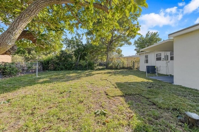 Building Photo - 939 NW 12th St