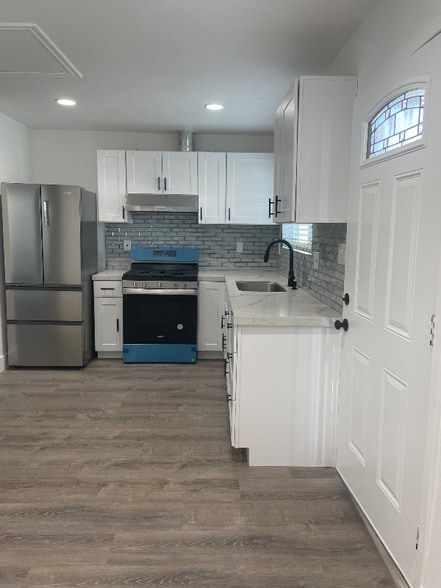 Building Photo - 12317 Leland Ave