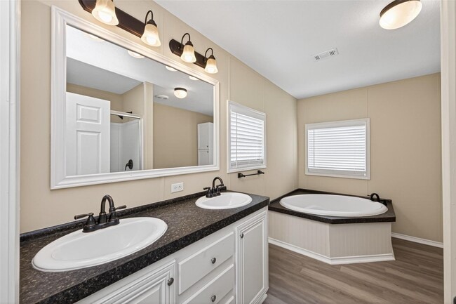 Building Photo - 15933 W Relza Dr