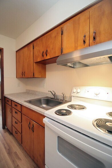 Building Photo - 7312-7334 N Lancaster Ave